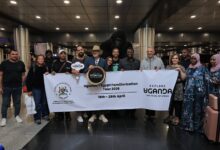 وفد من الفنانين المصريين بجولة سياحية بأوغندا