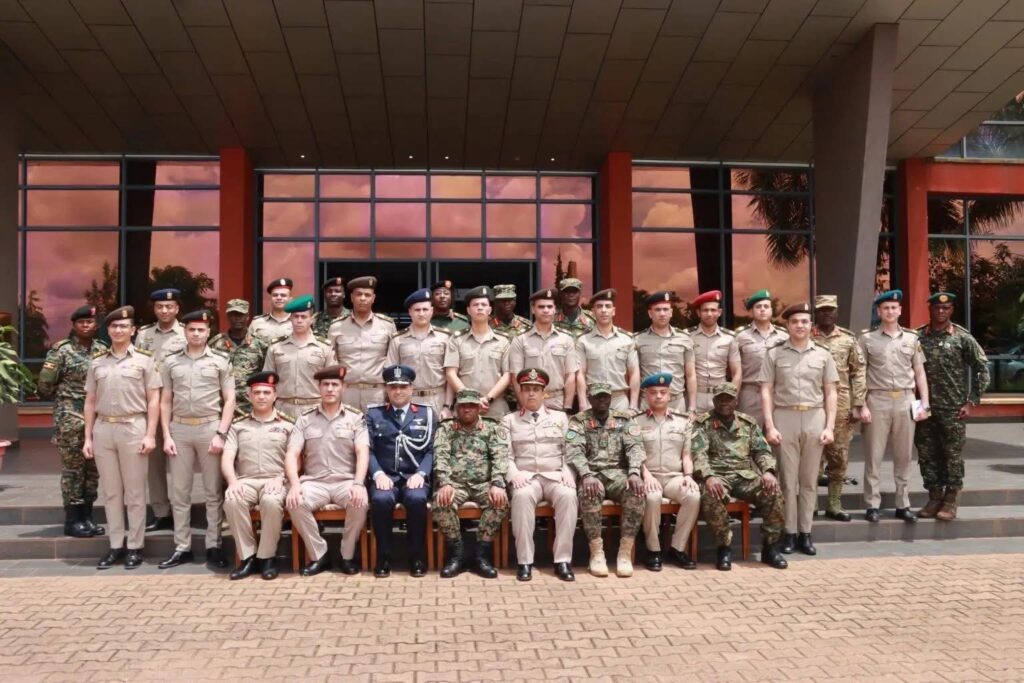 مصر وأوغندا تعززان التعاون العسكري