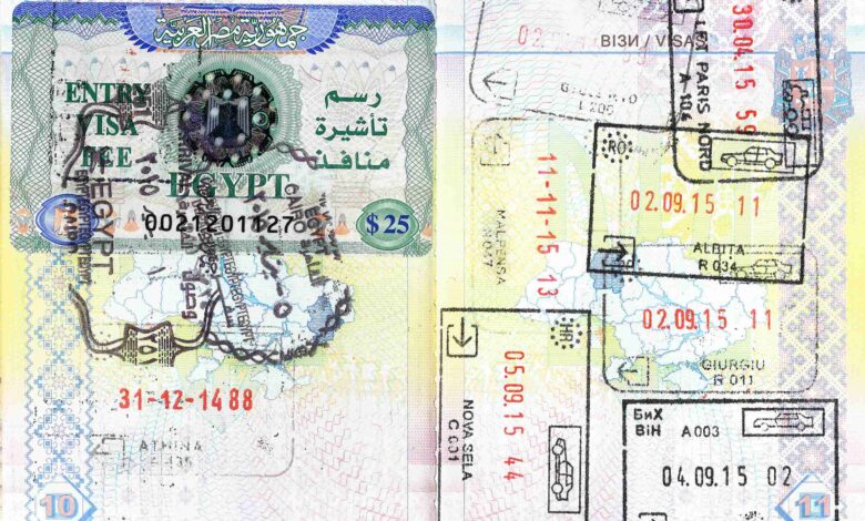 تأشيرة الجزائريين إلى مصر