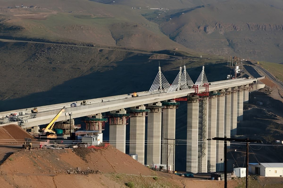 جسر سينكو بين جنوب إفريقيا ولوسيتو
