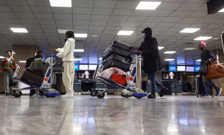 العداء للمهاجرين في جنوب إفريقيا يدفع مئات الغانيين للعودة الطوعية