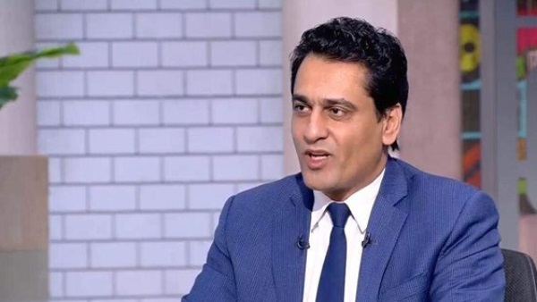 الكاتب الصحفي أيمن عبد المجيد