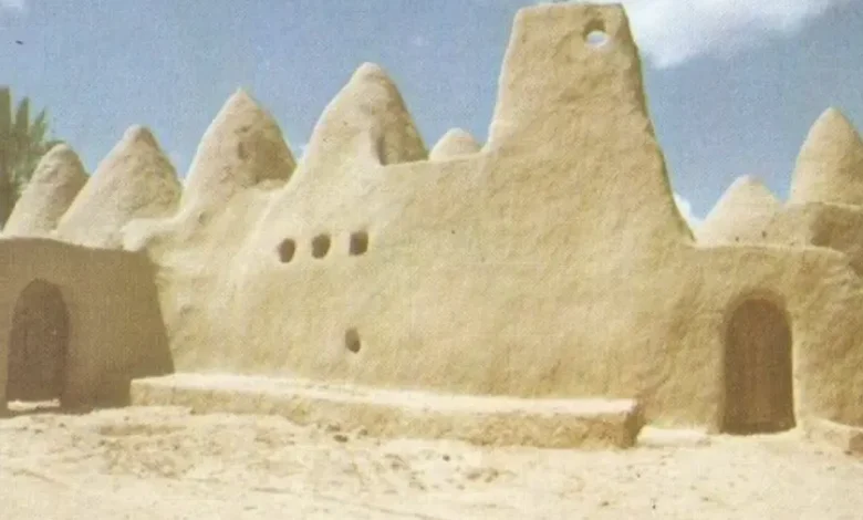 الموقع
