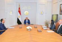 السيسي يلتقي رئيس الوزراء ووزيرة التضامن لمراجعة منظومة الدعم والحماية الاجتماعية