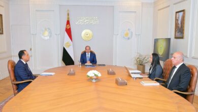 السيسي يلتقي رئيس الوزراء ووزيرة التضامن لمراجعة منظومة الدعم والحماية الاجتماعية