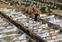دفن رفات 40 فلسطينيا