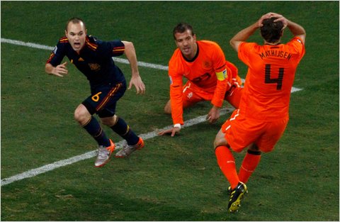هزيمة هولندا في نهائي كأس العالم 2010