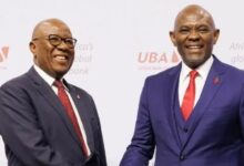 بعد 12 عامًا.. توني إلوميلو يودع رئاسة بنك UBA في نيجيريا