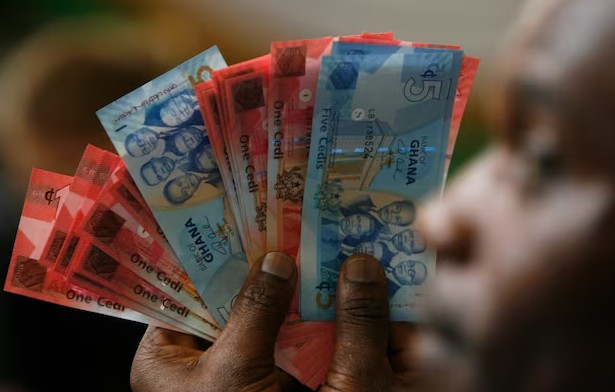الدولار يفرض ضغوطًا على عملات 3 دول إفريقية