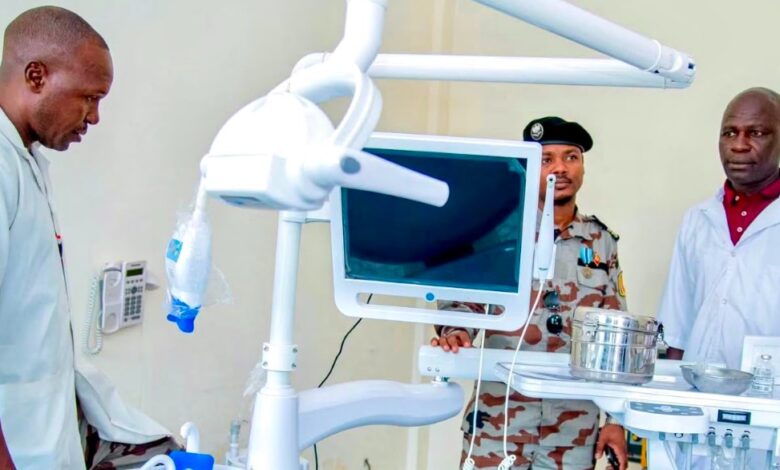 Chadian peacekeeping police support police health center with medical equipment