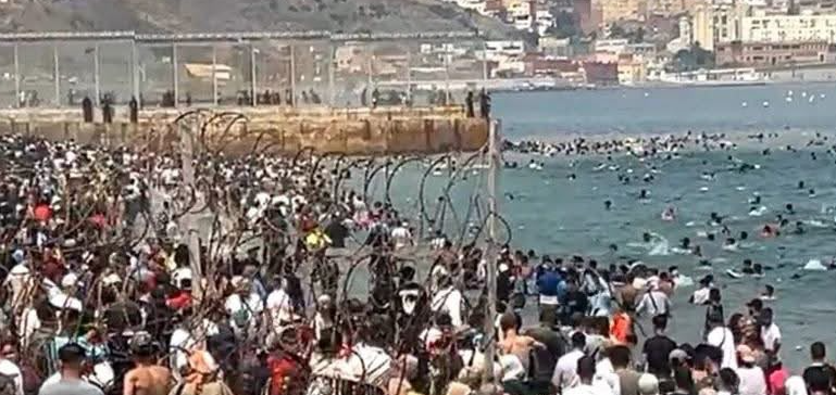 المغرب سبتة بحرًا.. وصول 1000 مهاجر في أسبوع