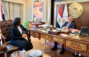 Dr. Hani Sweilem, Minister of Water Resources and Irrigation, and Sally Atef, Chairperson of the Board of Directors and Editor-in-Chief of Zoom Africa News.
