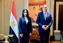 وزير الموارد المائية والري د هاني سويلم، والأستاذة سالي عاطف رئيس مجلسي التحرير والإدارة لموقع زوم أفريكا نيوز